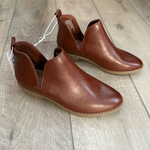 Cognac Brown booties NWT - Picture 2 of 6